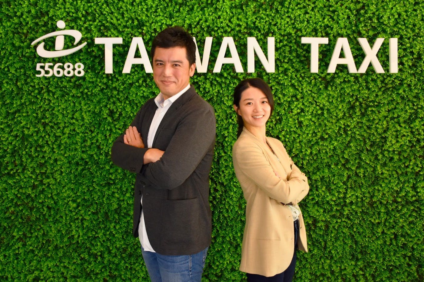 Joseph Huang, Headline Partner (left) with Taiwan Taxi CEO Tracy Lin (right)